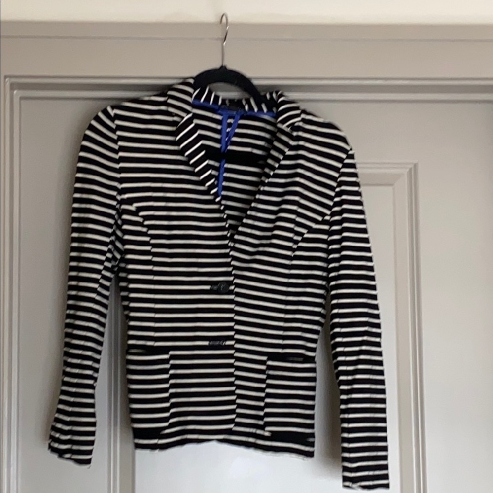 Black and white striped stretchy blazer